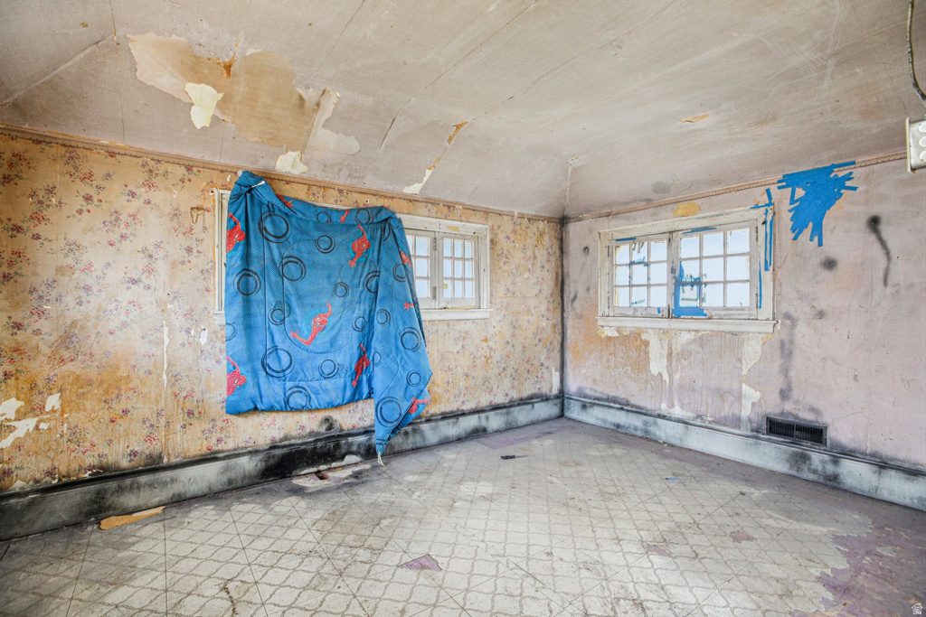 933 W GENTILE ST Layton, UT 84041