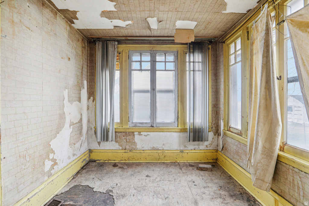 933 W GENTILE ST Layton, UT 84041