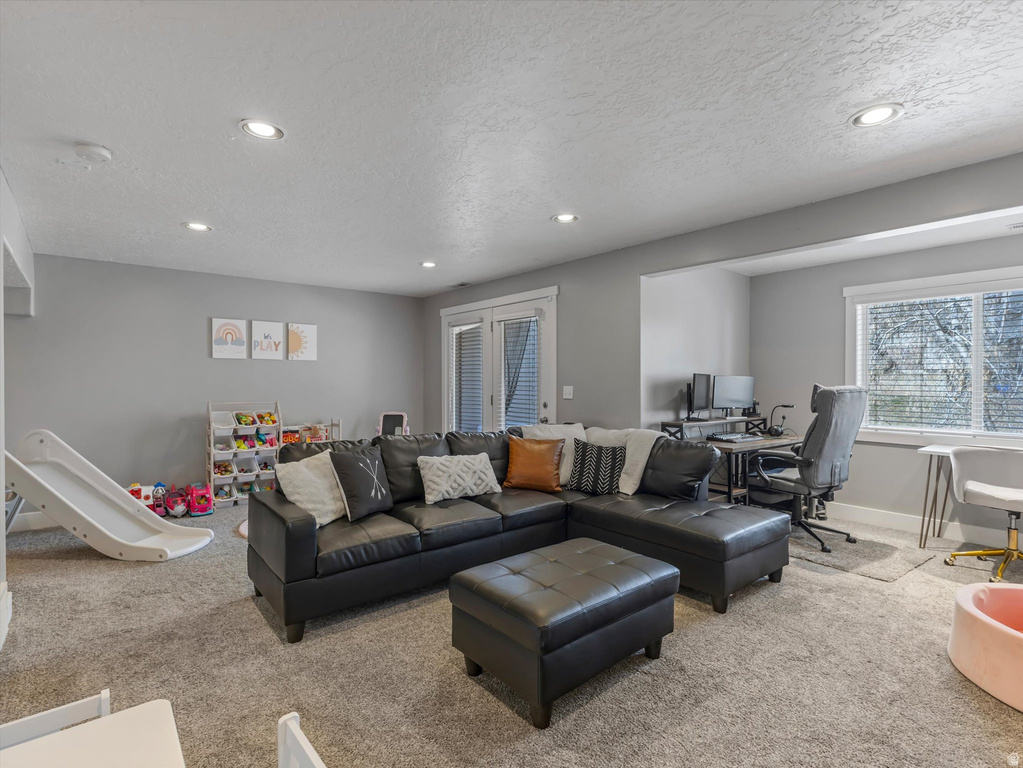 1137 E HOLMES LN Layton, UT 84041