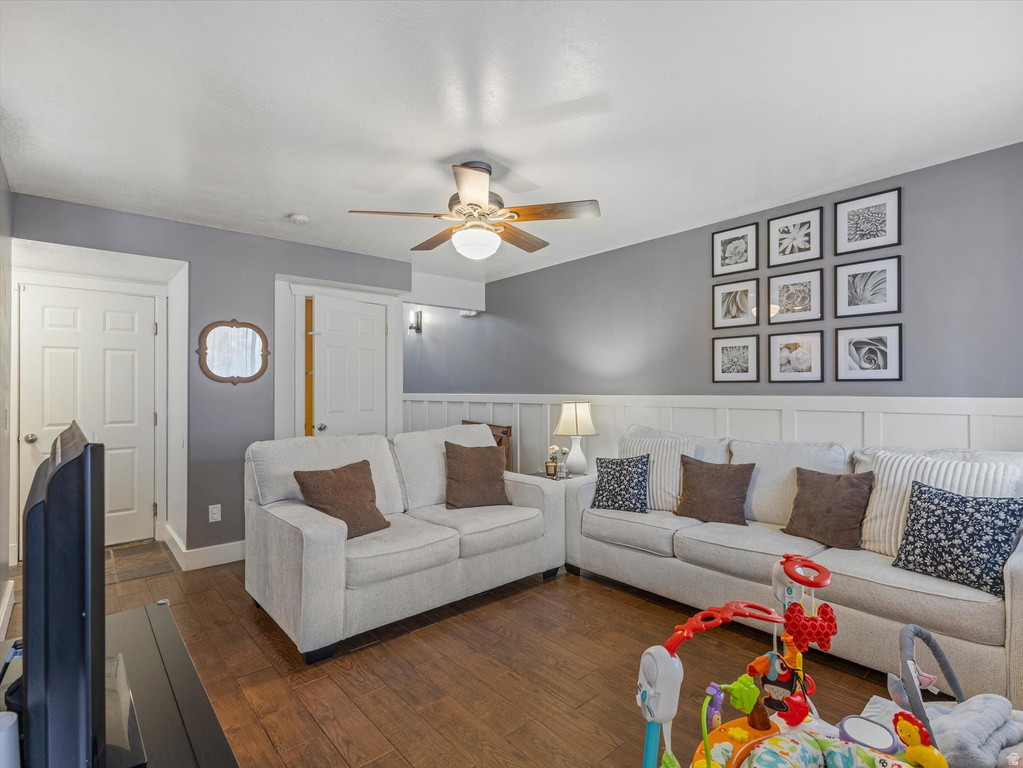 1137 E HOLMES LN Layton, UT 84041