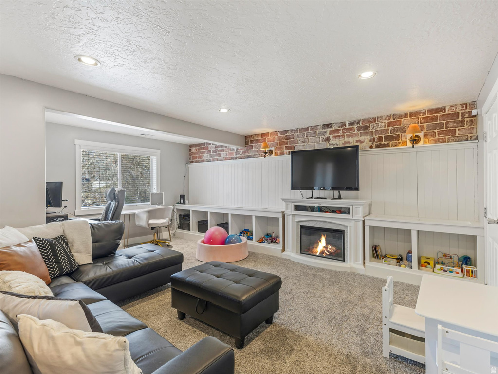 1137 E HOLMES LN Layton, UT 84041