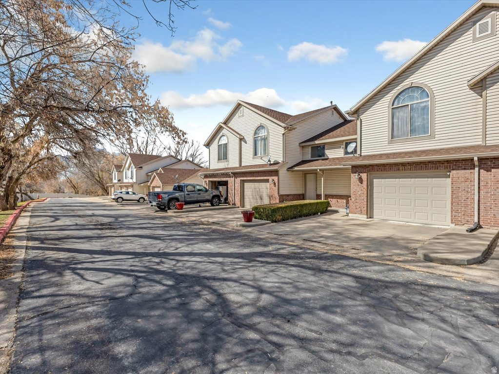 1137 E HOLMES LN Layton, UT 84041