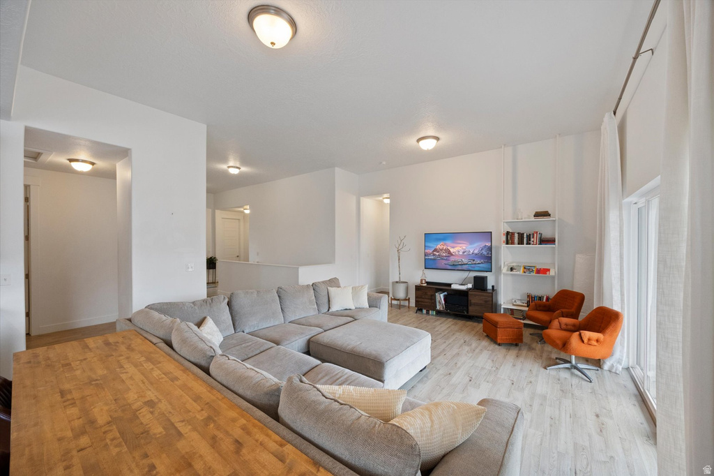 171 E 580 N Vineyard, UT 84059