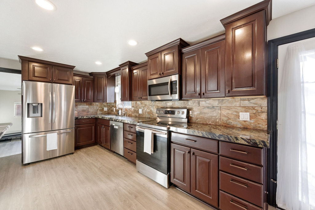 5496 S BASTILE DR Taylorsville, UT 84129