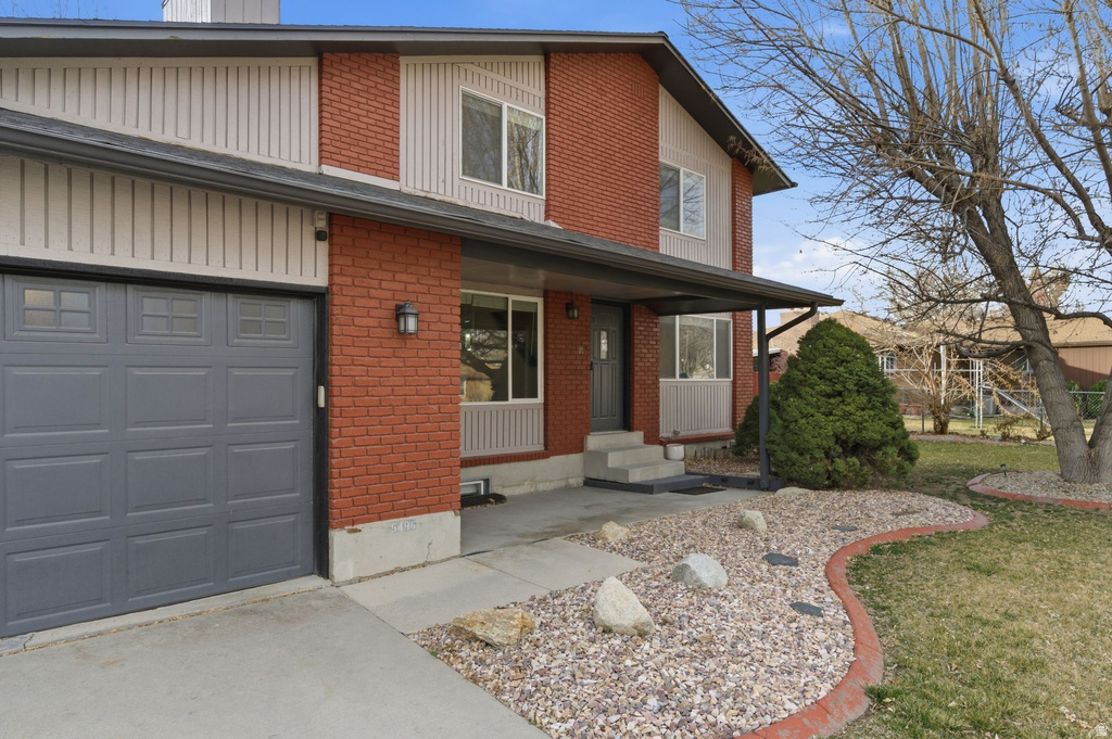 5496 S BASTILE DR Taylorsville, UT 84129