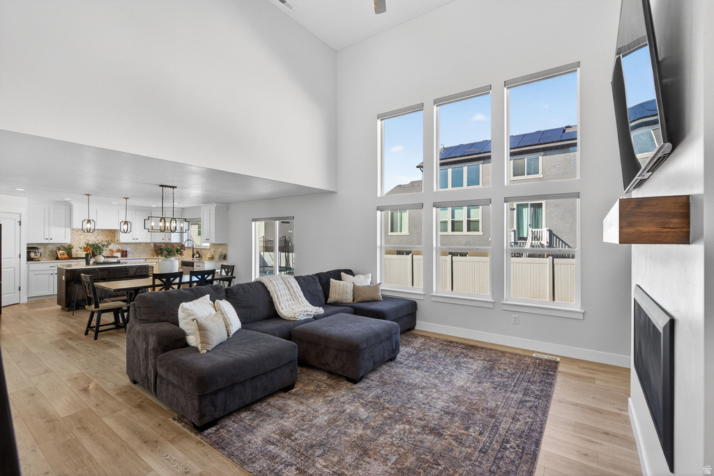 1449 N MCKENZIE WAY Saratoga Springs, UT 84045