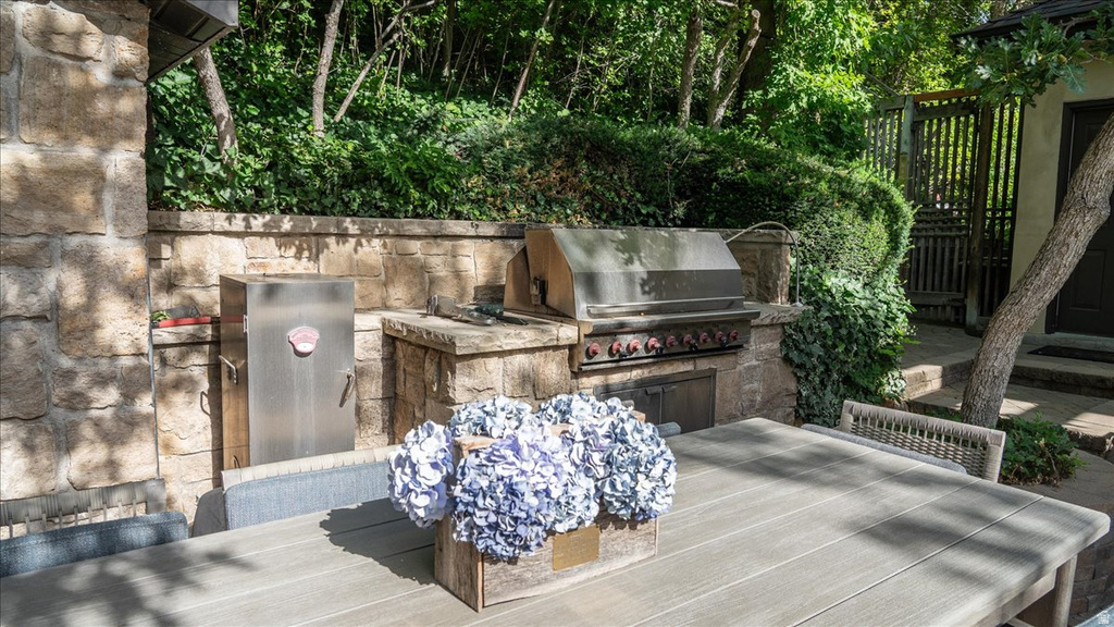 3450 E HIDDEN OAK DR Salt Lake City, UT 84121