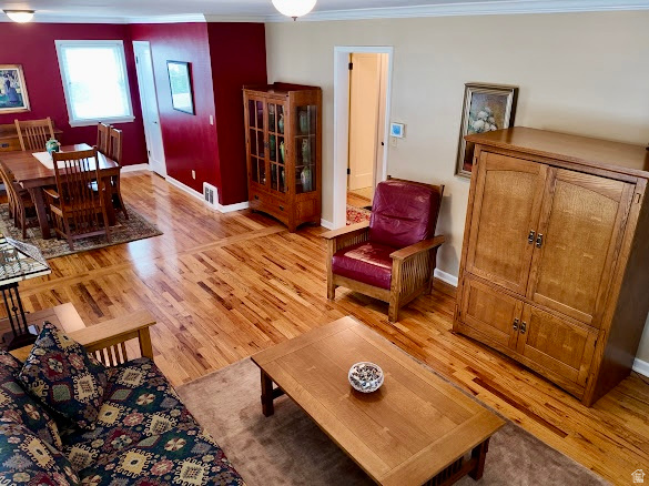 2947 S HUDSON CIR Salt Lake City, UT 84106