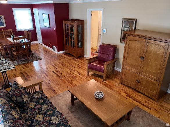 2947 S HUDSON CIR Salt Lake City, UT 84106