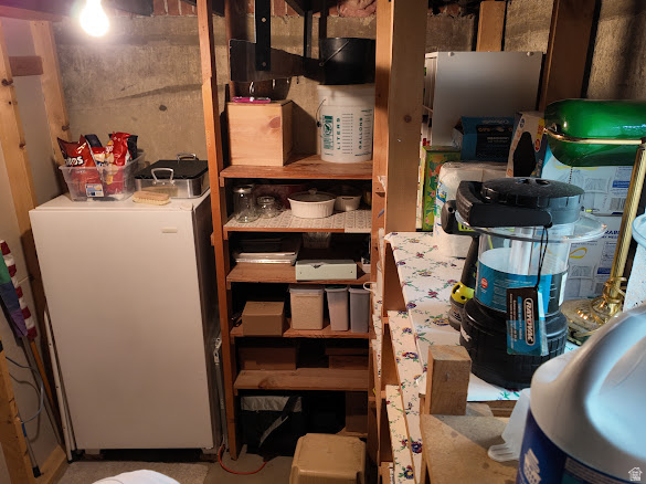 2947 S HUDSON CIR Salt Lake City, UT 84106