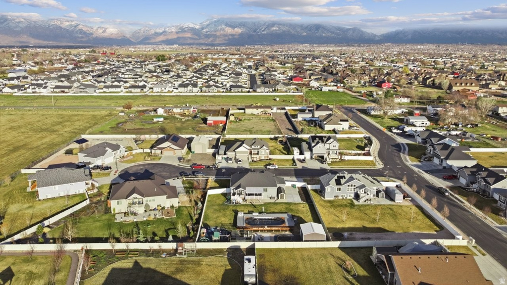 3561 S 5160 W Hooper, UT 84315