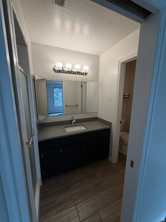 8722 S OAKWOOD PARK CIR Sandy, UT 84094