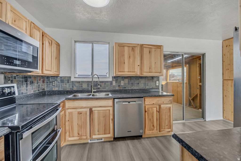 4898 W SALLYBROOKE WAY West Jordan, UT 84081