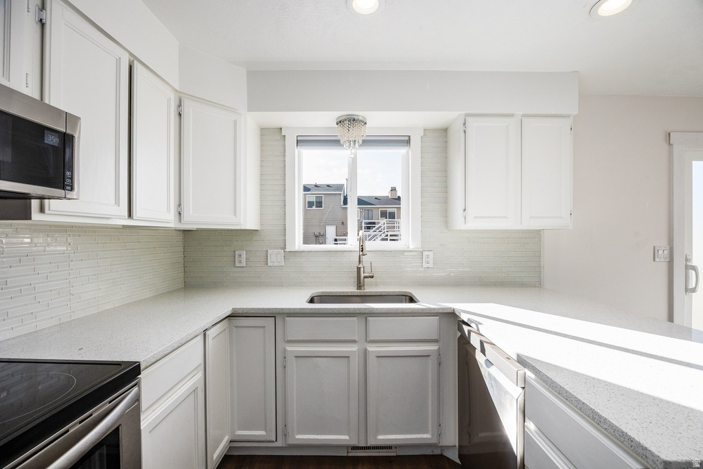 6484 S PURPLE SAGE DR West Jordan, UT 84081