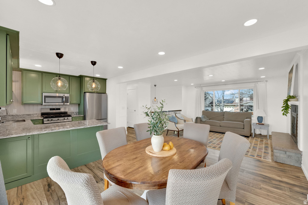 2617 W DONNAWOOD CIR Salt Lake City, UT 84129