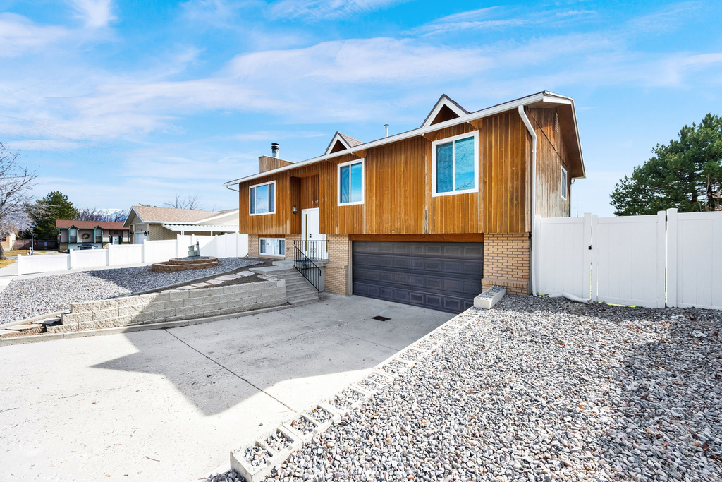 2617 W DONNAWOOD CIR Salt Lake City, UT 84129