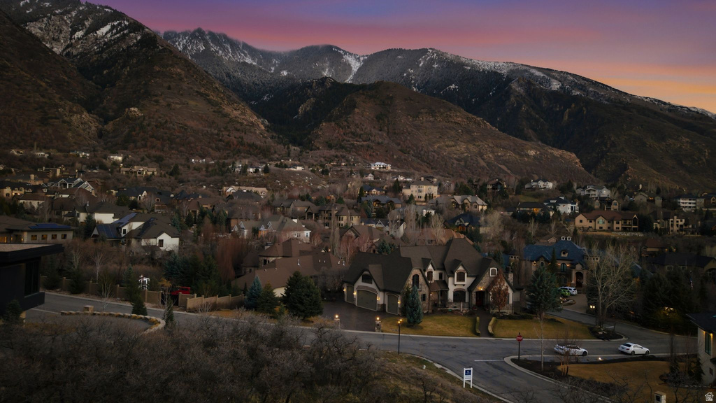 1 E CARRIAGEWOOD CV Sandy, UT 84092