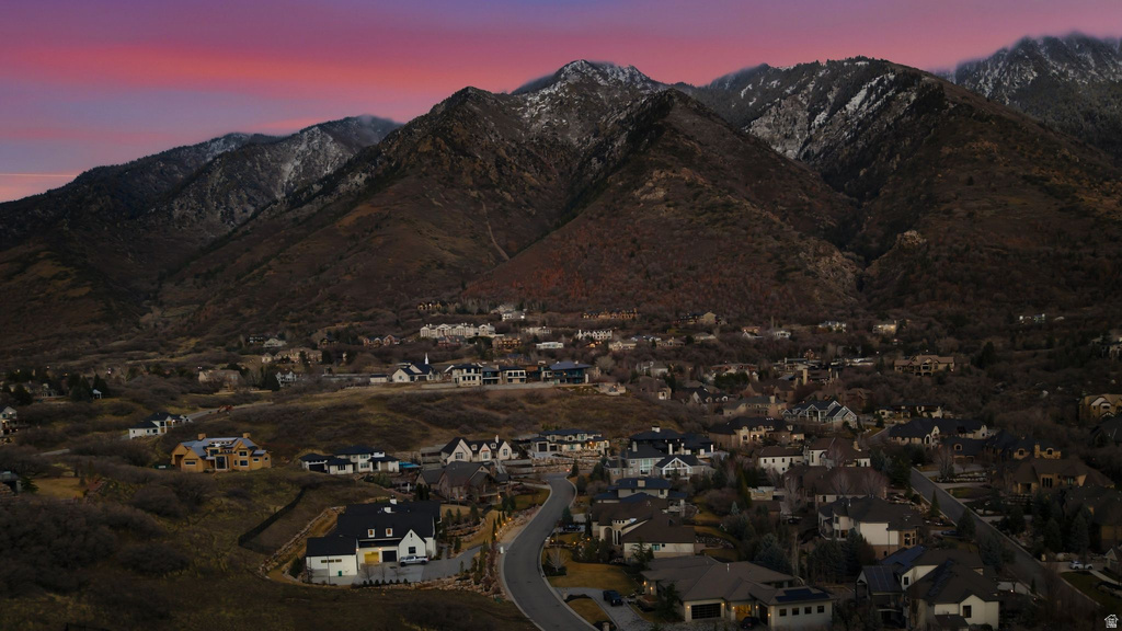 1 E CARRIAGEWOOD CV Sandy, UT 84092