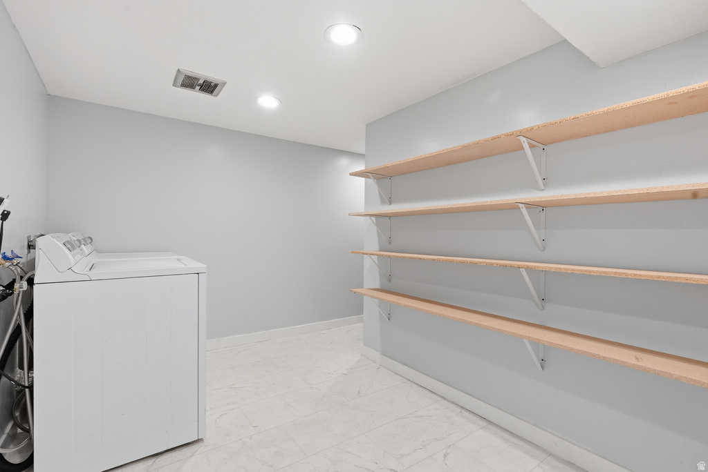 3529 S 6470 W West Valley City, UT 84128