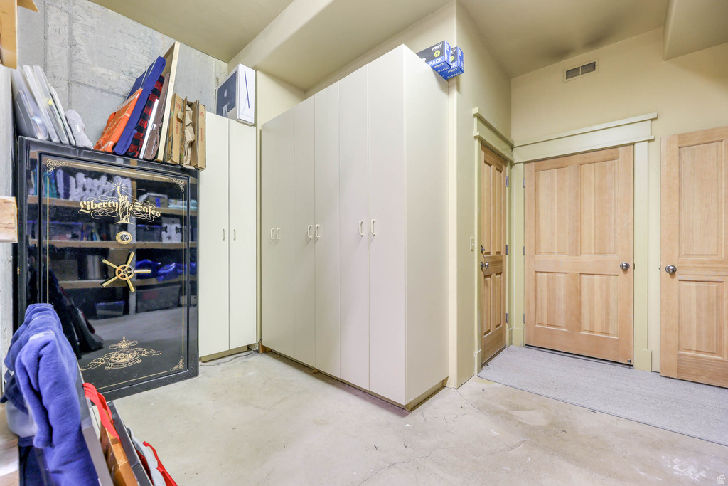 606 N LITTLE TREE CIR Salt Lake City, UT 84108