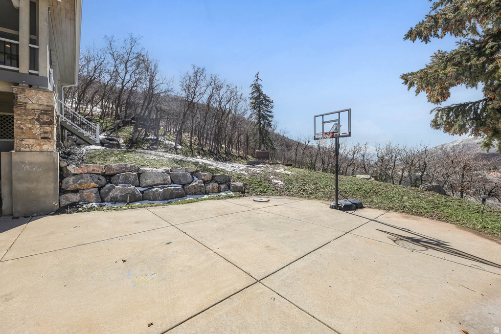 606 N LITTLE TREE CIR Salt Lake City, UT 84108