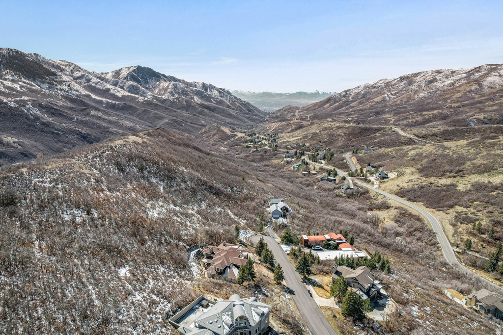 606 N LITTLE TREE CIR Salt Lake City, UT 84108