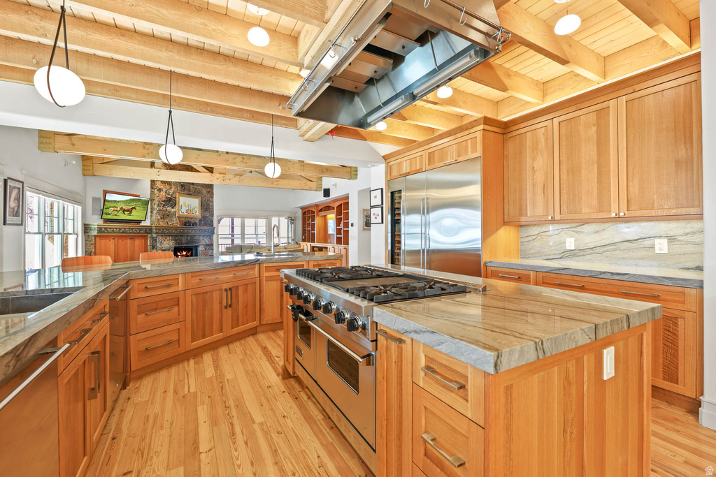 606 N LITTLE TREE CIR Salt Lake City, UT 84108