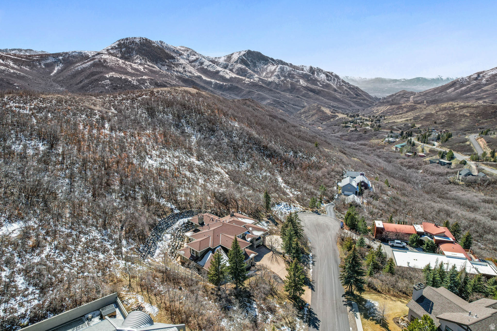 606 N LITTLE TREE CIR Salt Lake City, UT 84108