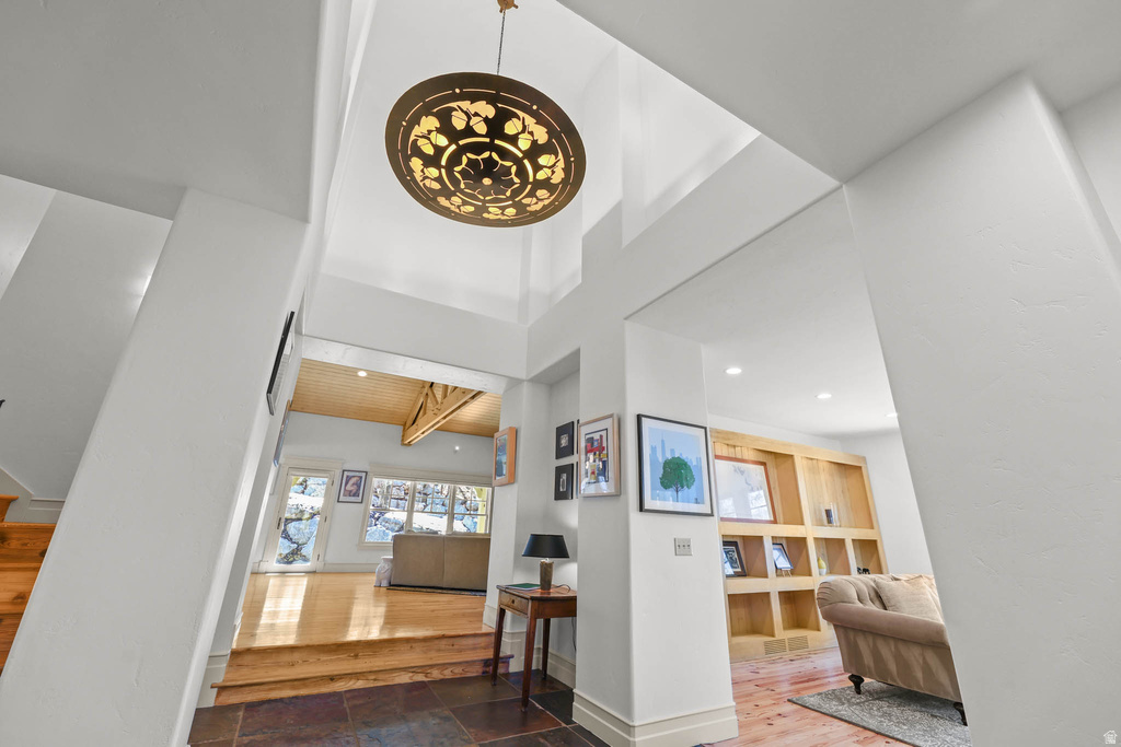 606 N LITTLE TREE CIR Salt Lake City, UT 84108