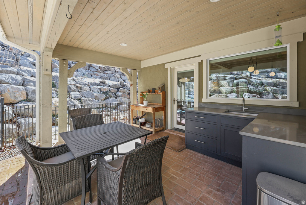 606 N LITTLE TREE CIR Salt Lake City, UT 84108