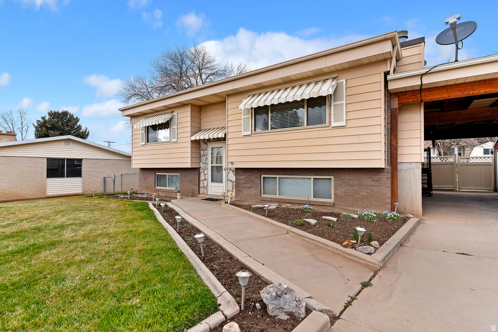 2568 W 5225 S Roy, UT 84067