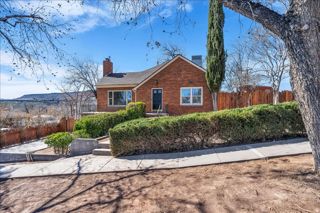 239 N MAIN ST St George, UT 84770