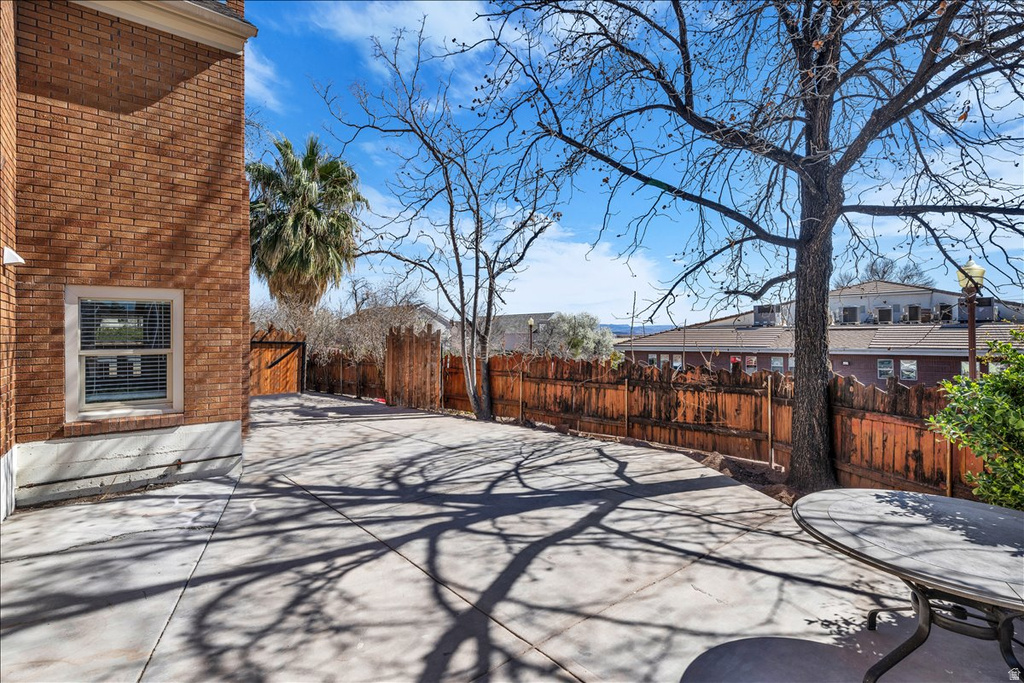 239 N MAIN ST St George, UT 84770