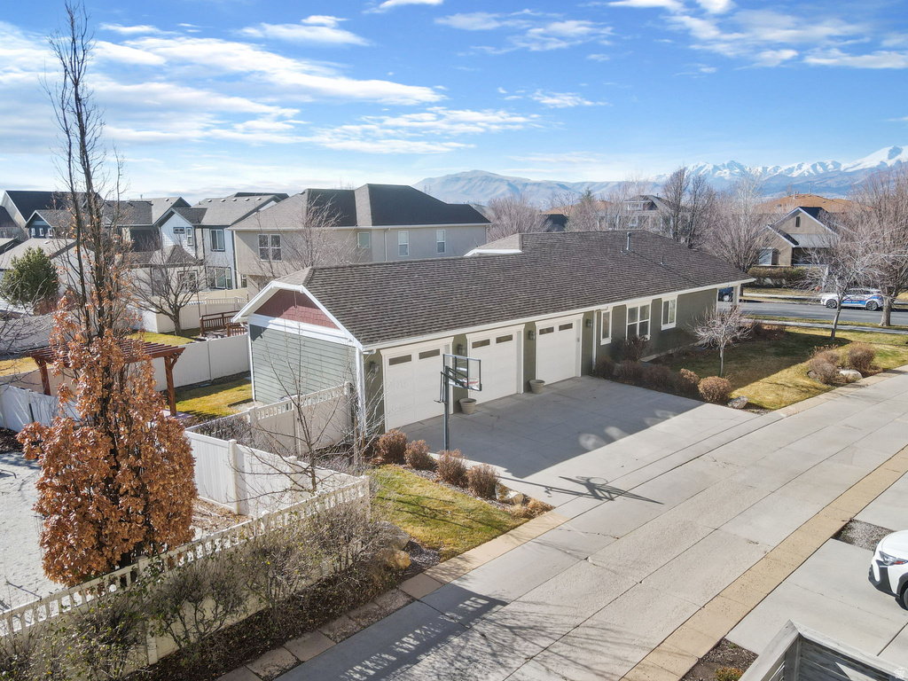 11381 S SKYLUX AVE South Jordan, UT 84009