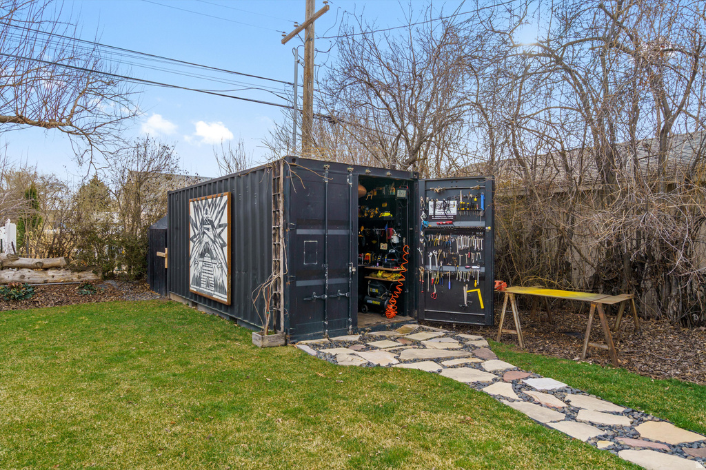 1222 E CRANDALL AVE Salt Lake City, UT 84106