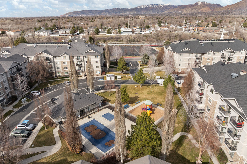 1230 E PRIVET DR #213 Cottonwood Heights, UT 84121