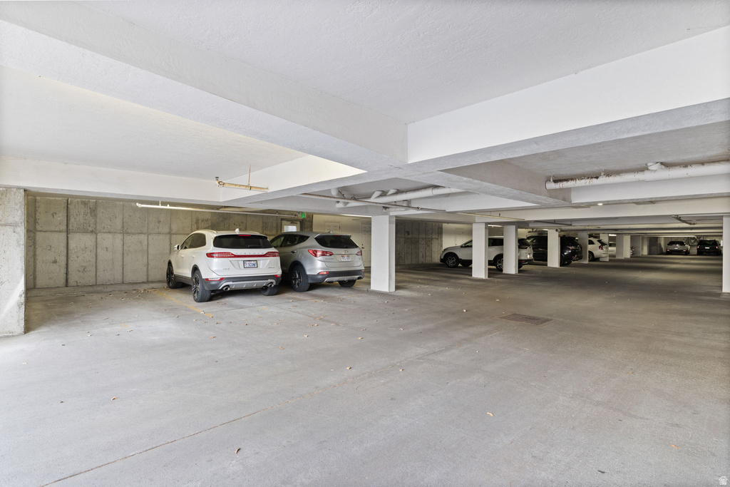 1230 E PRIVET DR #213 Cottonwood Heights, UT 84121