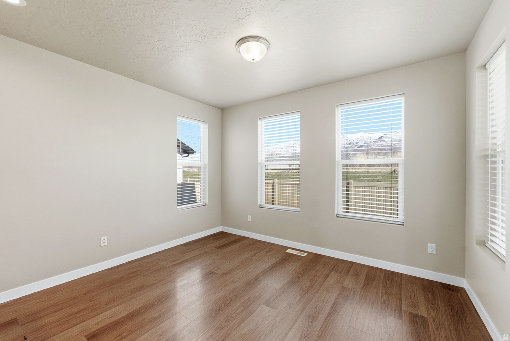 370 W PARKWAY DR Kaysville, UT 84037