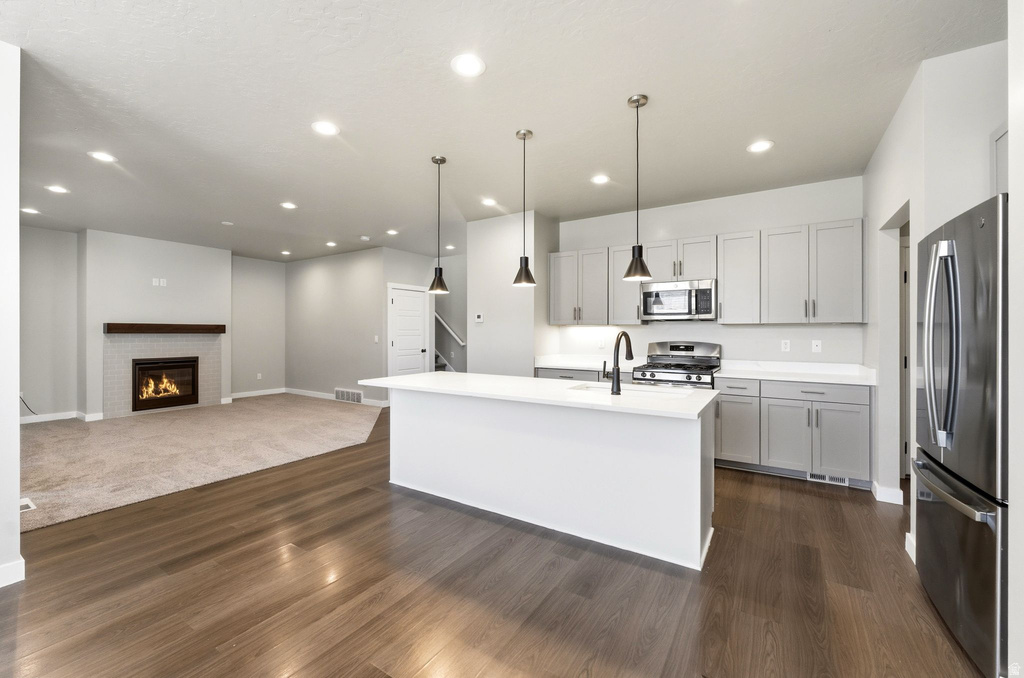 370 W PARKWAY DR Kaysville, UT 84037