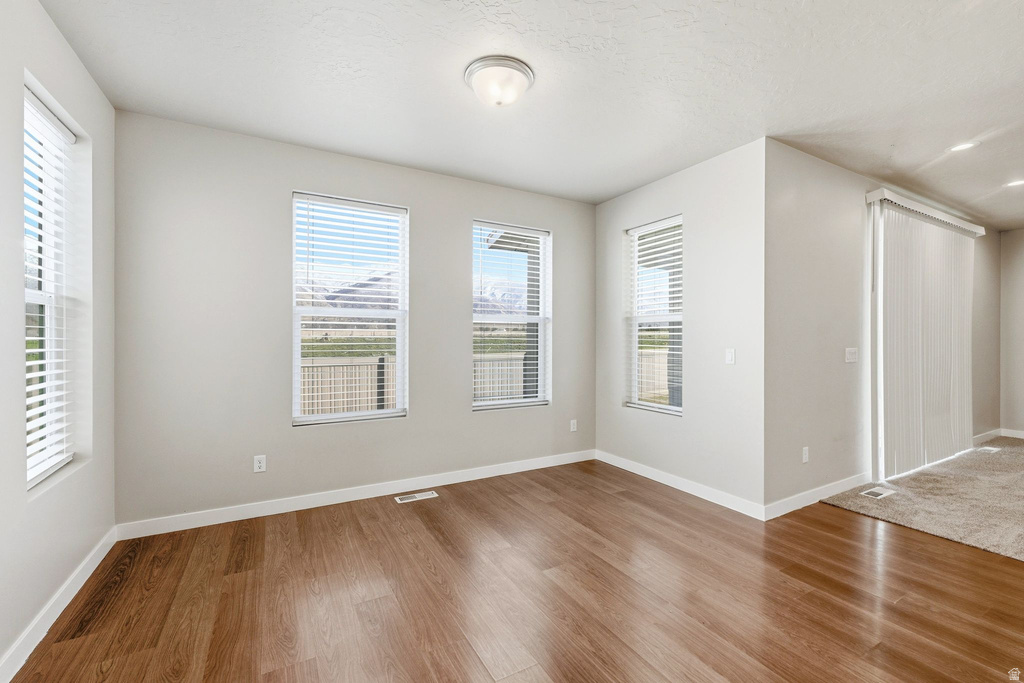 370 W PARKWAY DR Kaysville, UT 84037