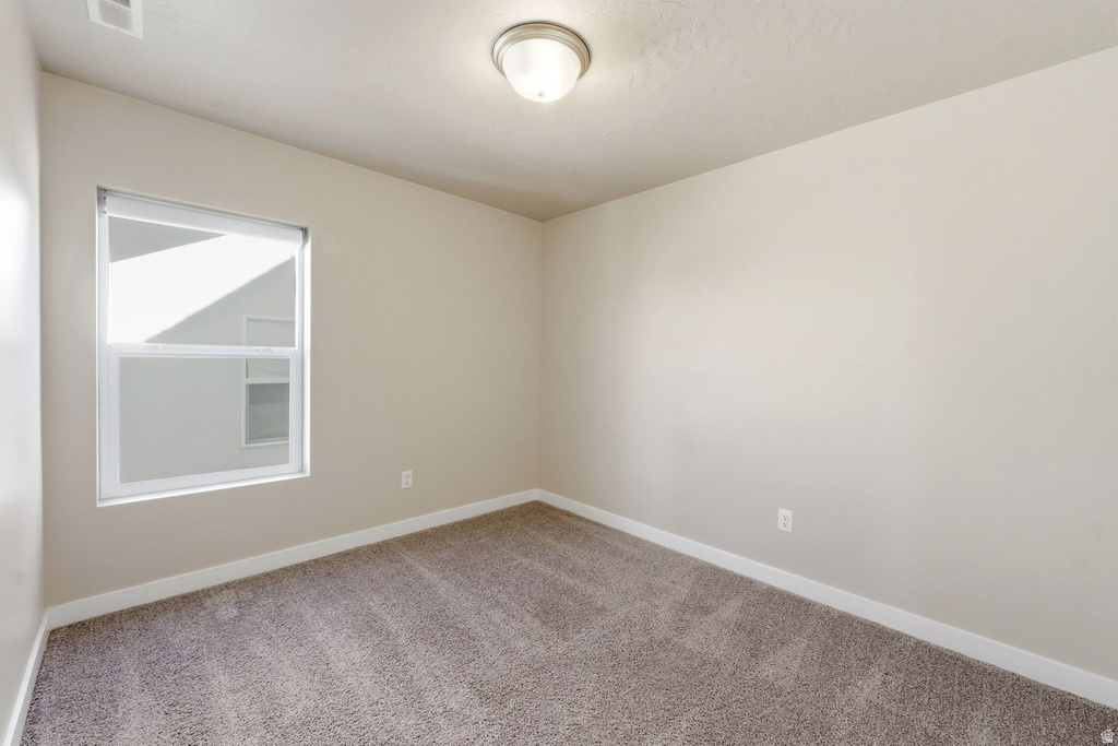 370 W PARKWAY DR Kaysville, UT 84037