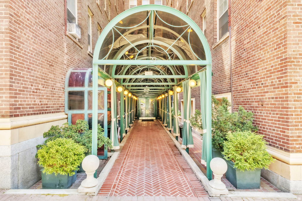 29 S STATE ST #216 Salt Lake City, UT 84111