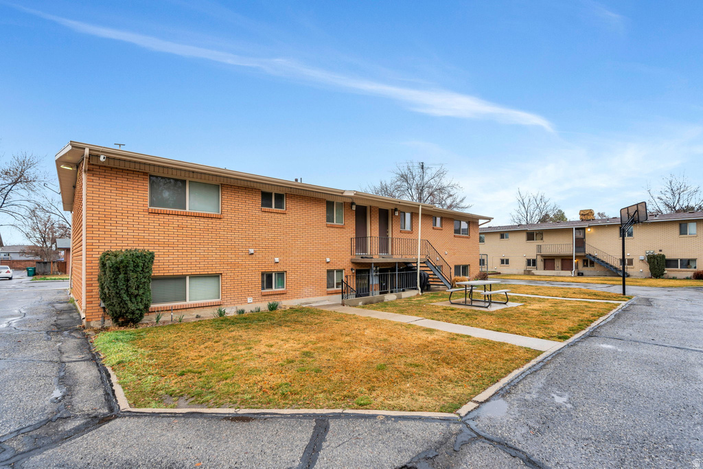 1121 S 50 E Orem, UT 84058