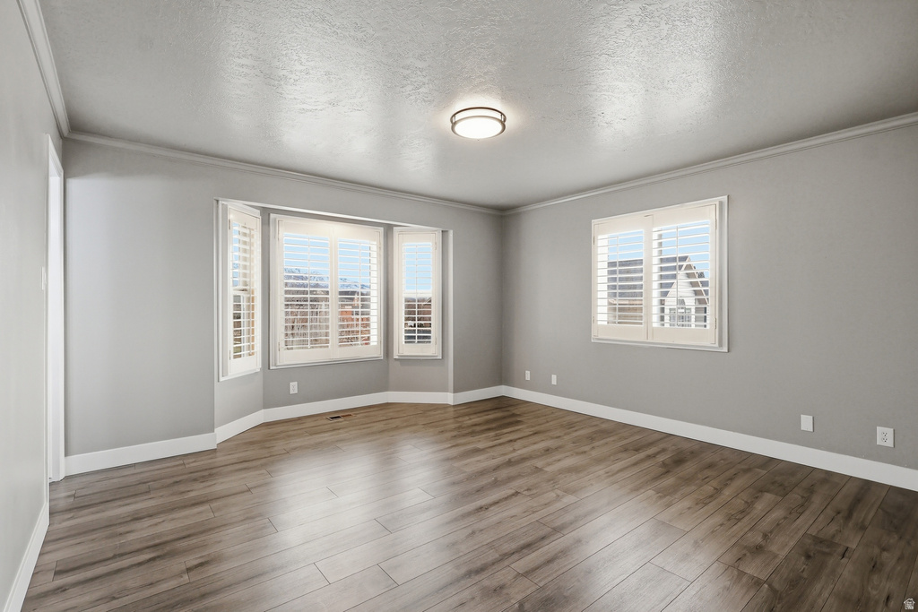 1443 E WASHAKIE CIR Ogden, UT 84403