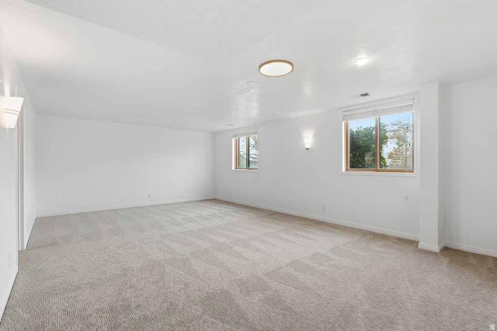 1443 E WASHAKIE CIR Ogden, UT 84403