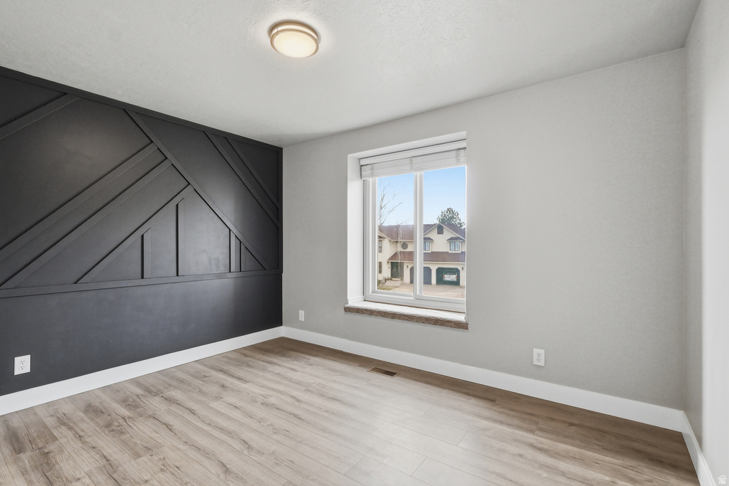 1443 E WASHAKIE CIR Ogden, UT 84403