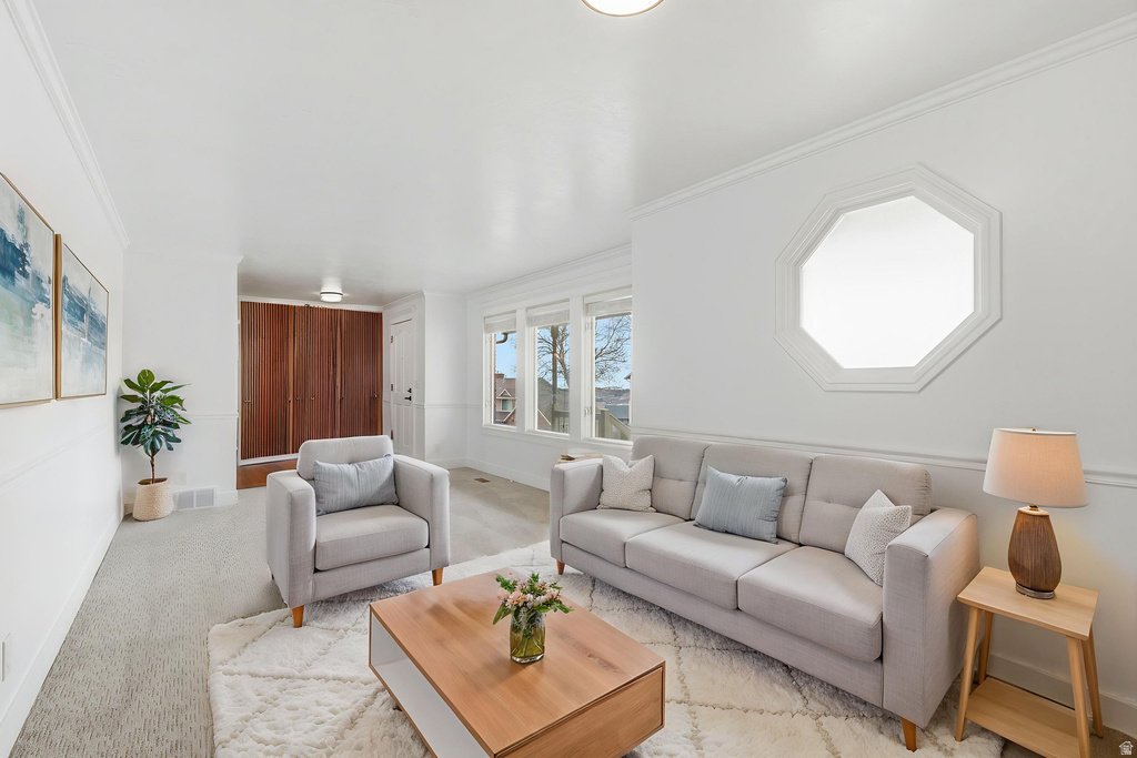 1443 E WASHAKIE CIR Ogden, UT 84403