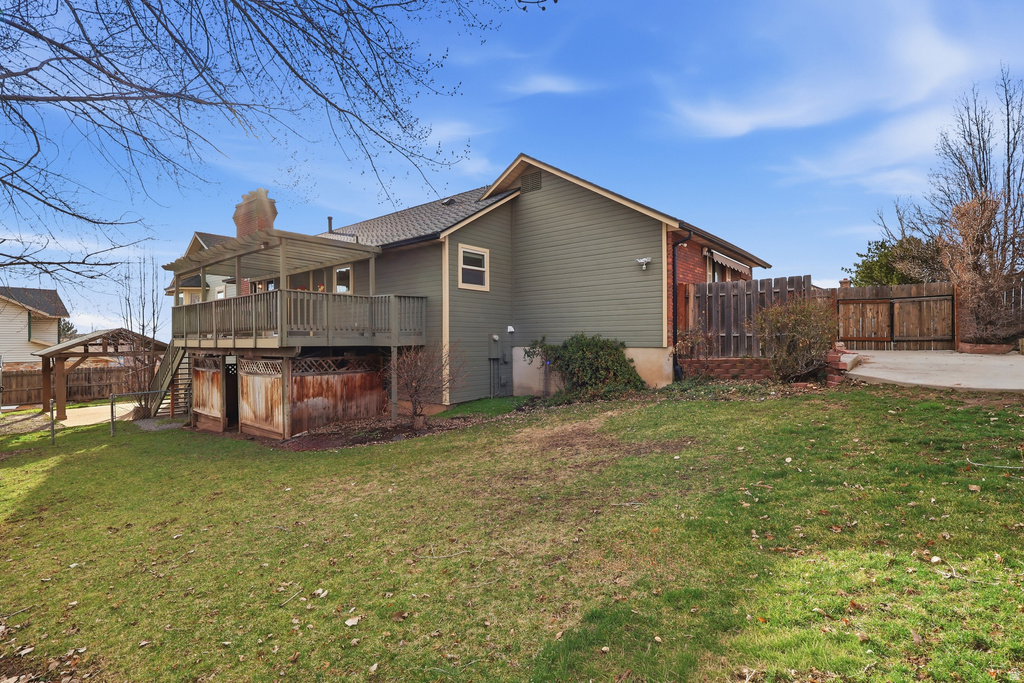 1443 E WASHAKIE CIR Ogden, UT 84403