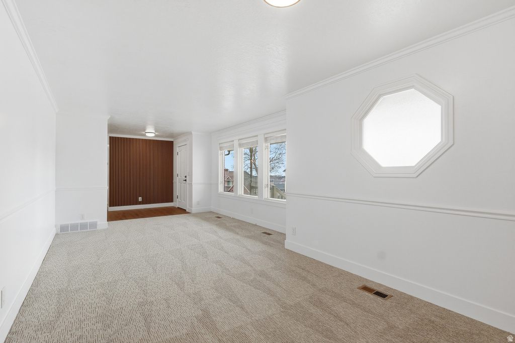 1443 E WASHAKIE CIR Ogden, UT 84403