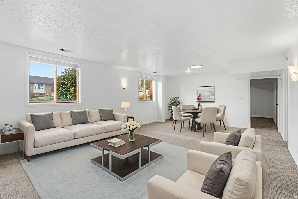 1443 E WASHAKIE CIR Ogden, UT 84403